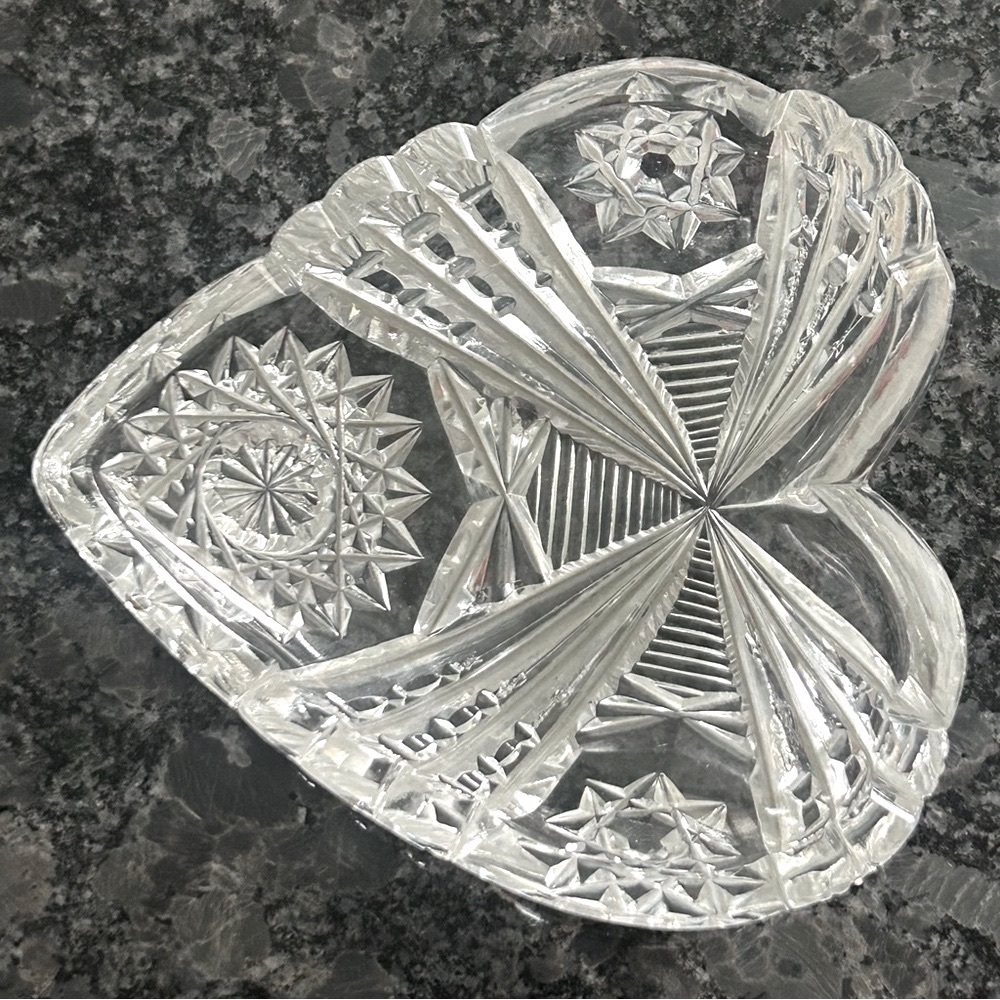 VINTAGE Heart-Shaped Cut crystal Decorative Bowl Trinket tray Ring holder - Picture 9 of 13